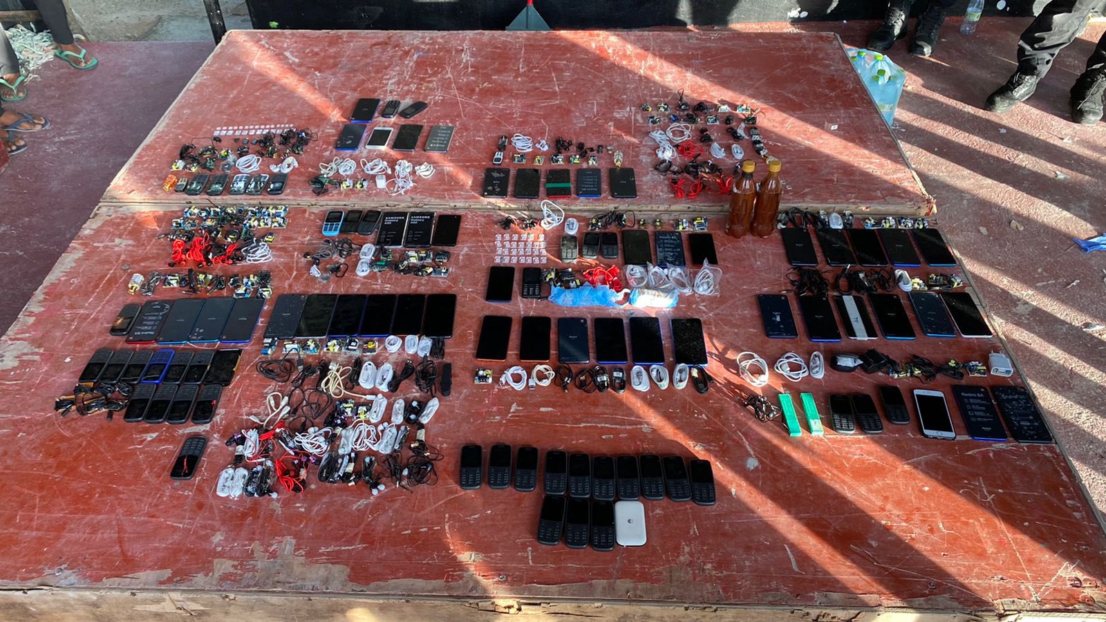 MPS arrests individual for attempting to smuggle over 90 phones into ...